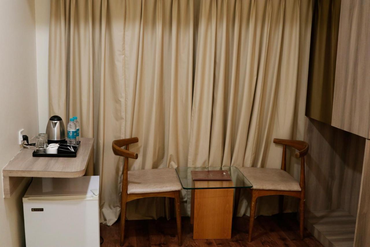 The Myriad Hotel バヤンデル エクステリア 写真