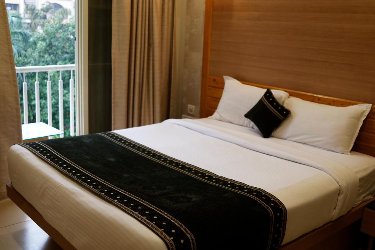 The Myriad Hotel バヤンデル エクステリア 写真